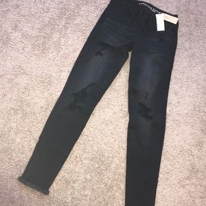 NWT 00R black ripped jeggings